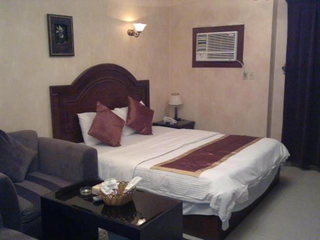 Al Baron Palace Khobar Aparthotel Nadinah Exterior foto